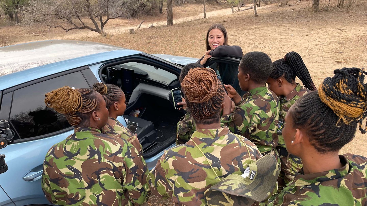 Lexie trifft die Black Mambas, das weltweite erste rein weibliche Anti-Wilderei-Team