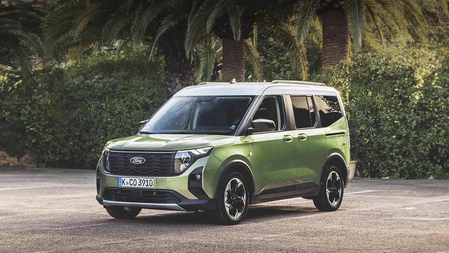 Der Neue Ford Tourneo Courier Mit 5 Sitzen Ford DE Der Neue Ford Tourneo Courier Mit 5 Sitzen Ford DE