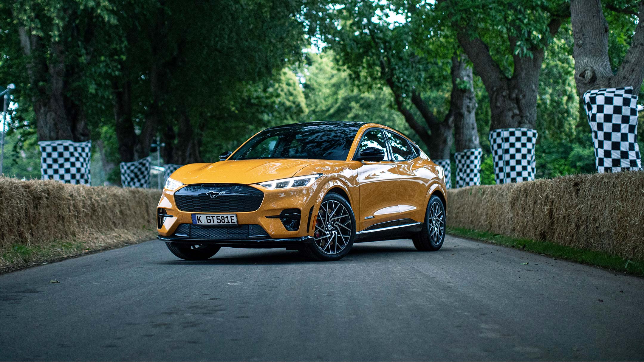 Der Ford Mustang Mach-E GT elektrifiziert Goodwood