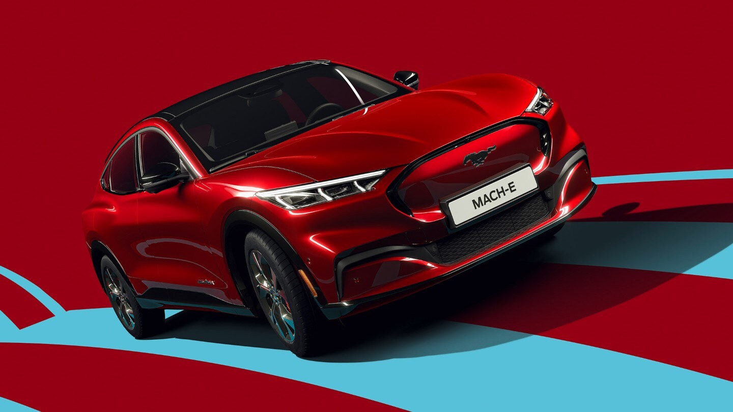 Ford Mustang Mach-E in roter Farbe, ¾ Frontansicht