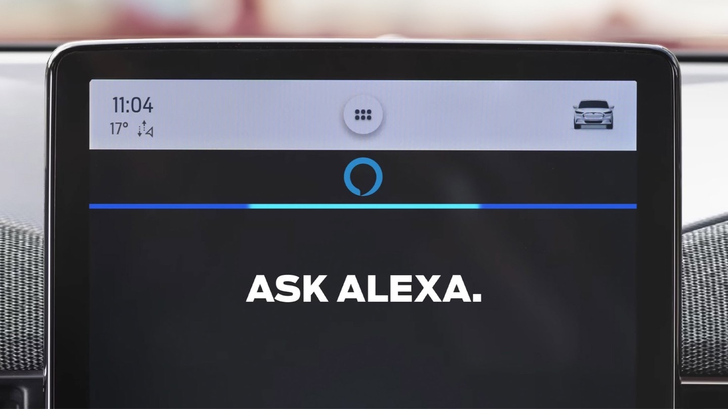 Das integrierte Amazon Alexa Built-in für den SYNC 4-Touchscreen zeigt „Alexa fragen“ an.