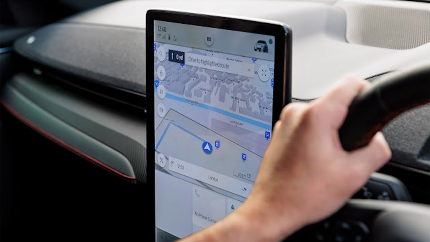 Auf dem SYNC 4-Touchscreen werden die von Alexa angeforderten Navigationsergebnisse angezeigt.