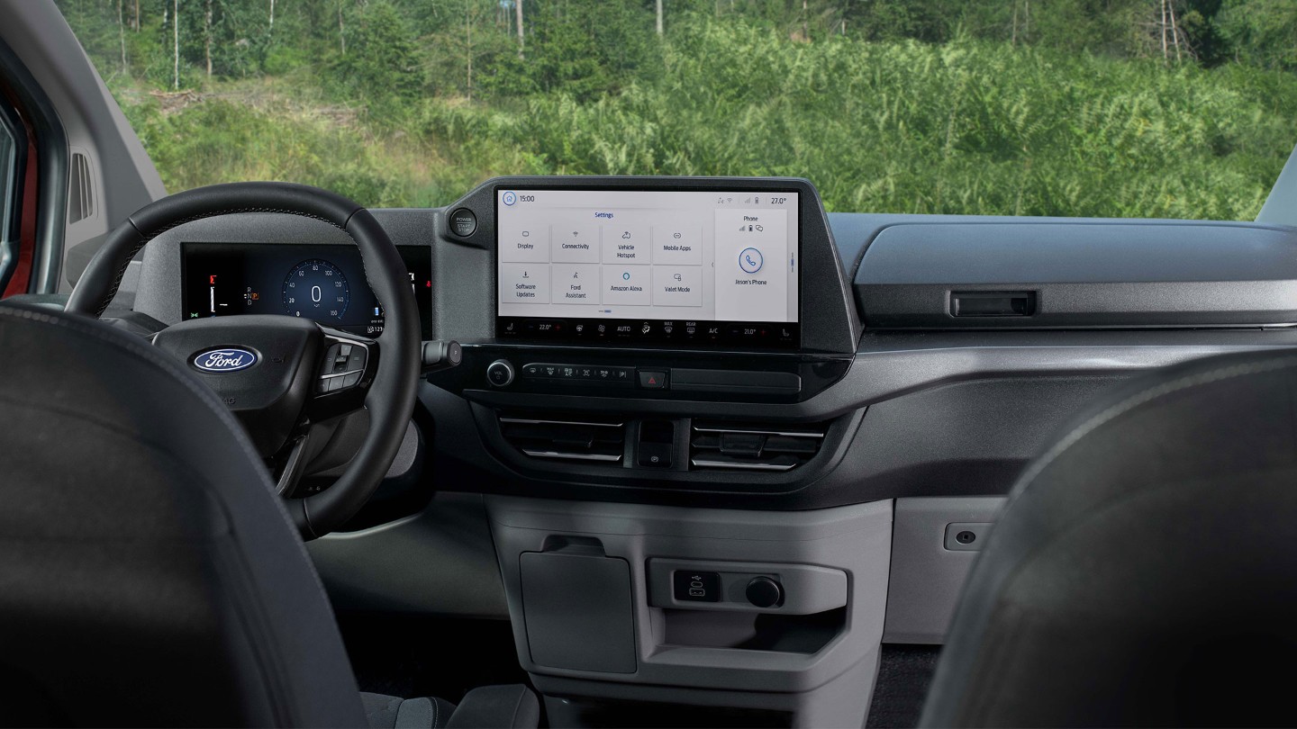 Das Armaturenbrett des Ford Nugget mit dem 13-Zoll-Touchscreen SYNC 4.