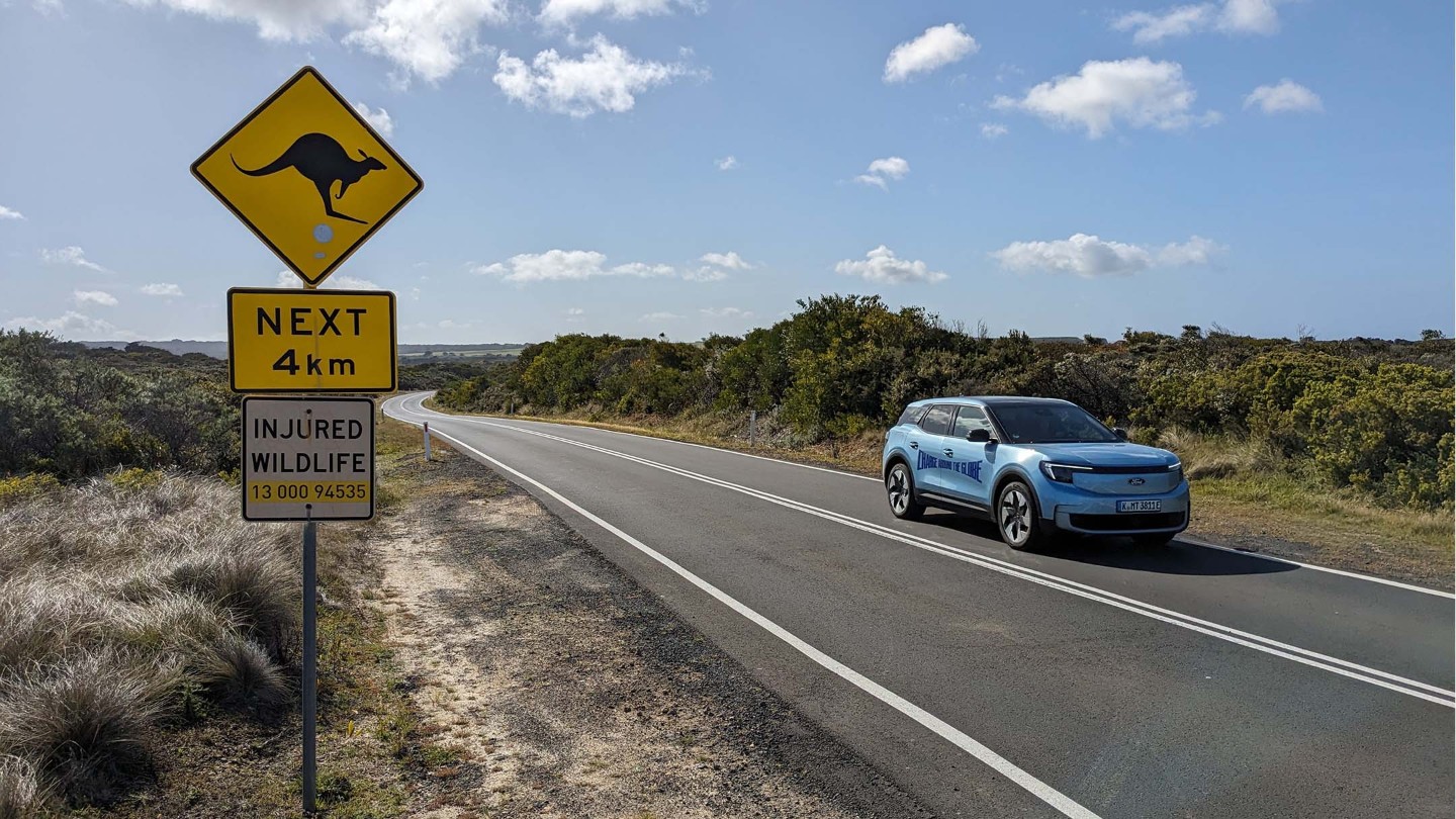 Lexie und der Ford Explorer entlang der Great Ocean Road