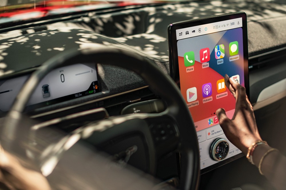 Nahaufnahme des Touchscreens im Mustang Mach-E.