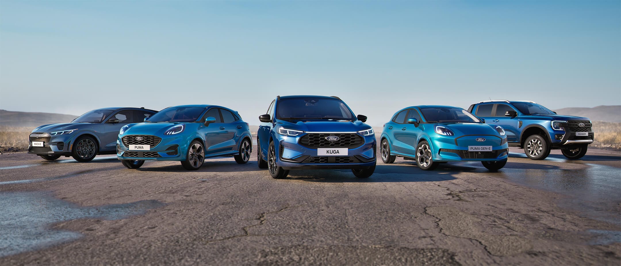 Auswahl der Fahrzeuge mit Ford BlueCruise-Fahrassistenzsystem, einschließlich Mustang Mach-E, Puma, Kuga, Puma Gen-E und Ranger. 