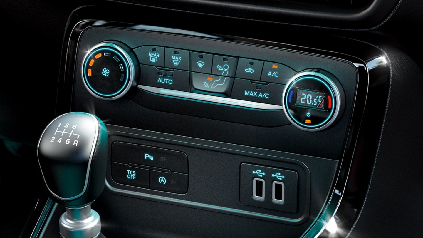 Ford EcoSport Detailansicht der Klimaanlage mit Schaltknüppel