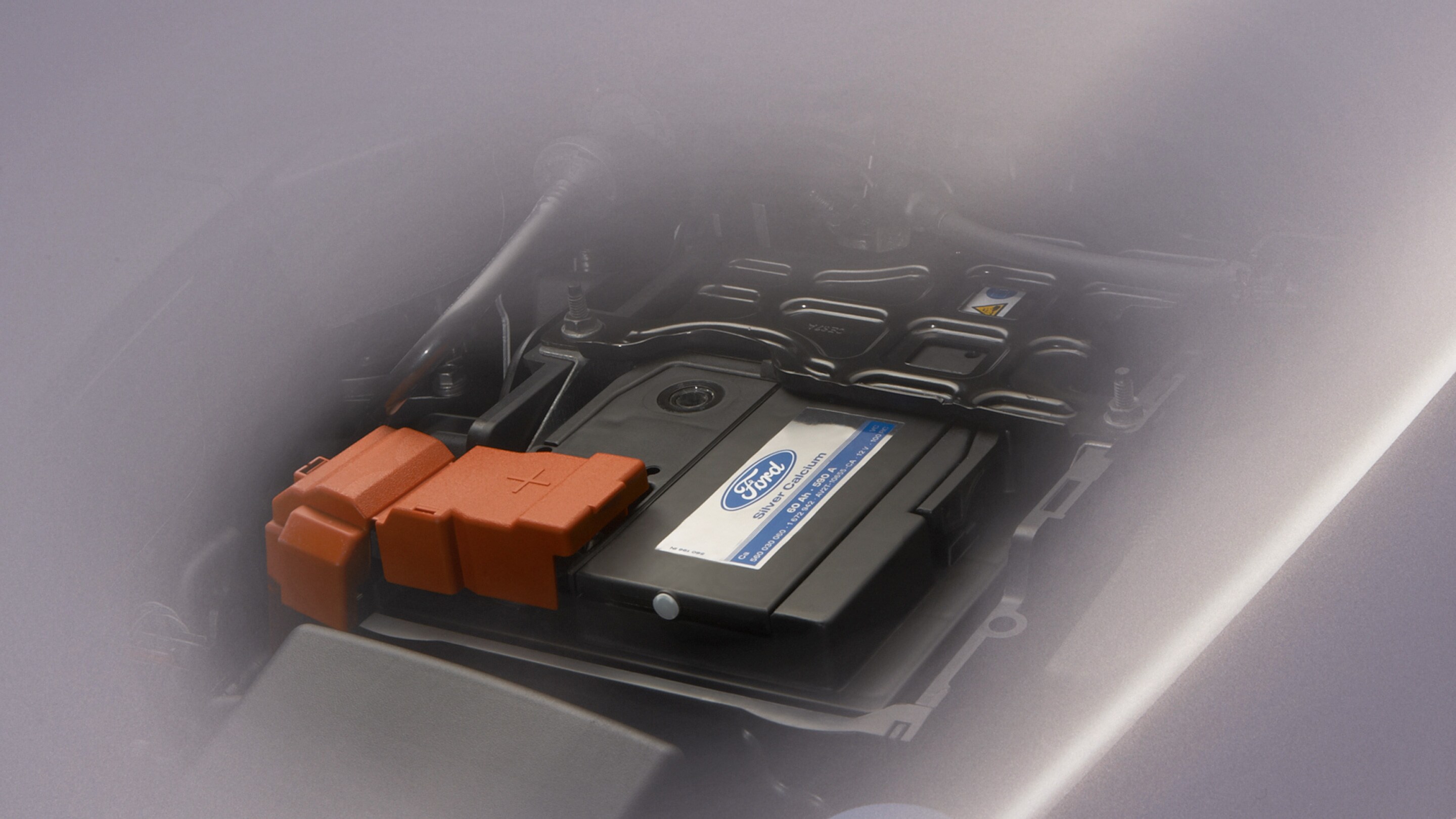 Ford Tourneo Custom Ausschnitt Batteriemanagement-System im Detail 