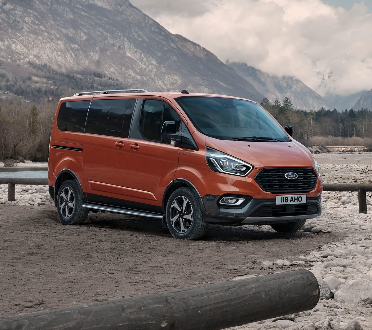 Ford Tourneo Custom GroßraumLimousine und 9SitzerBus Ford DE