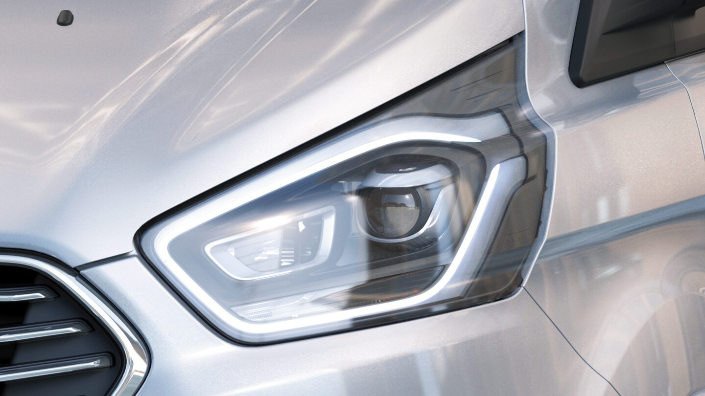 Ford Tourneo Custom Silber LED-Tagfahrlicht im Detail