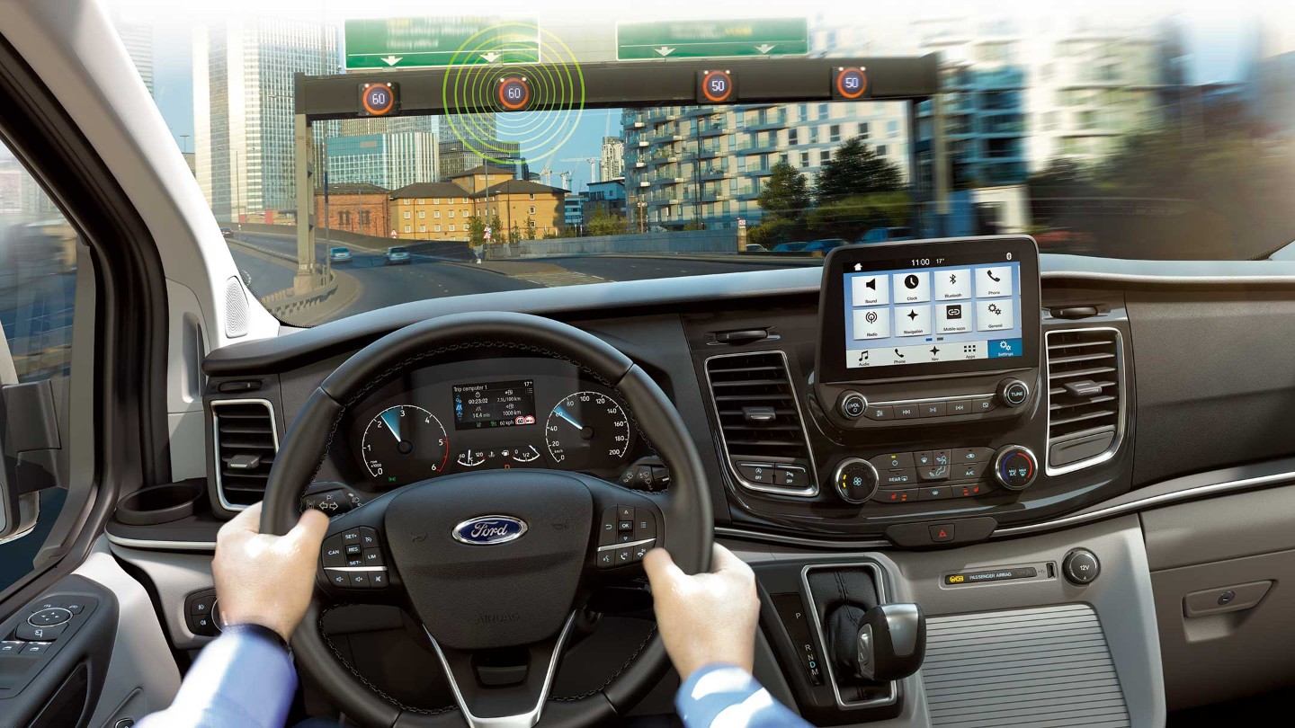 Ford Tourneo Custom Innenraumschuss Lenkrad und Armaturenträger mit Display