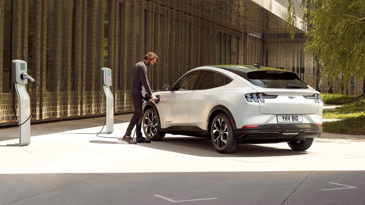 Der Neue Ford Mustang Mach E Vollelektrisches Suv Ford De Der Neue Ford Mustang Mach E Vollelektrisches Suv Ford De