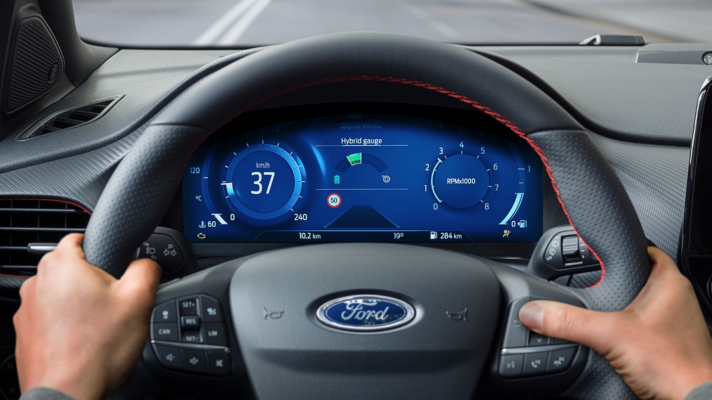 Ford Puma ST-Line X Innenansicht auf Lenkrad und digitale Instrumententafel