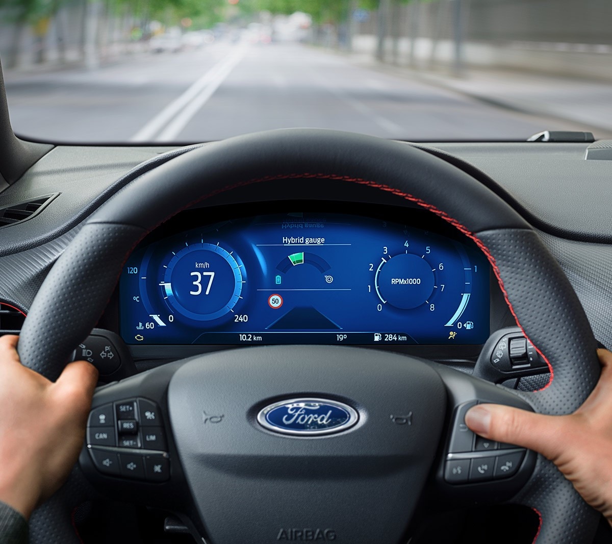 Ford Puma ST-Line X Innenansicht auf Lenkrad und digitale Instrumententafel
