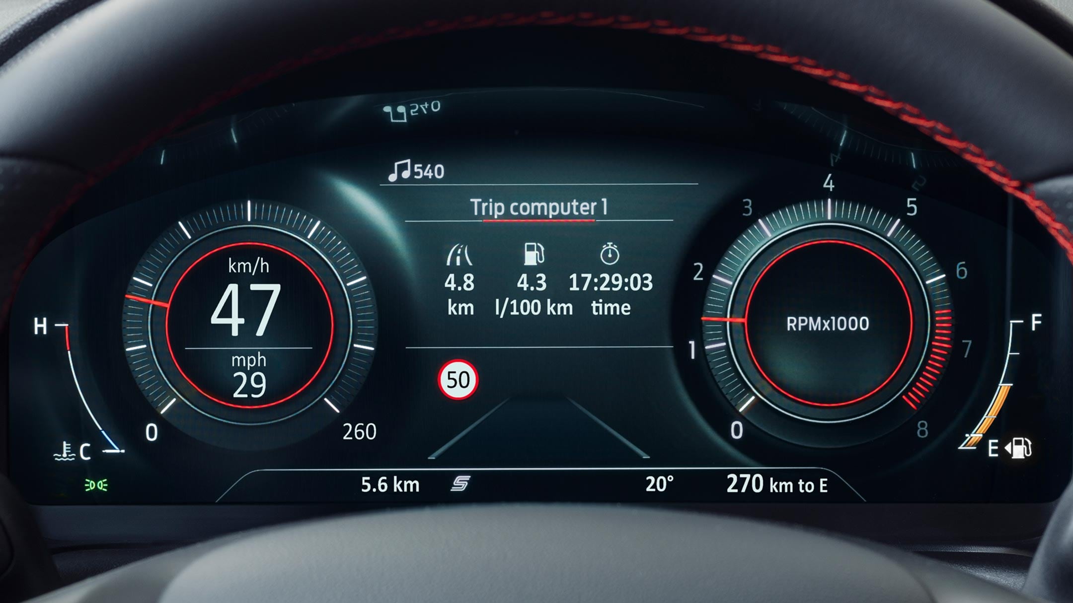 Ford Puma innen, Detailansicht der digitalen Instrumententafel.