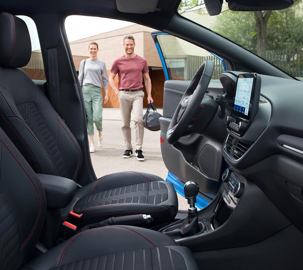 Ford Puma Innenansicht mit Blick auf Fahrer- und Beifahrersitz