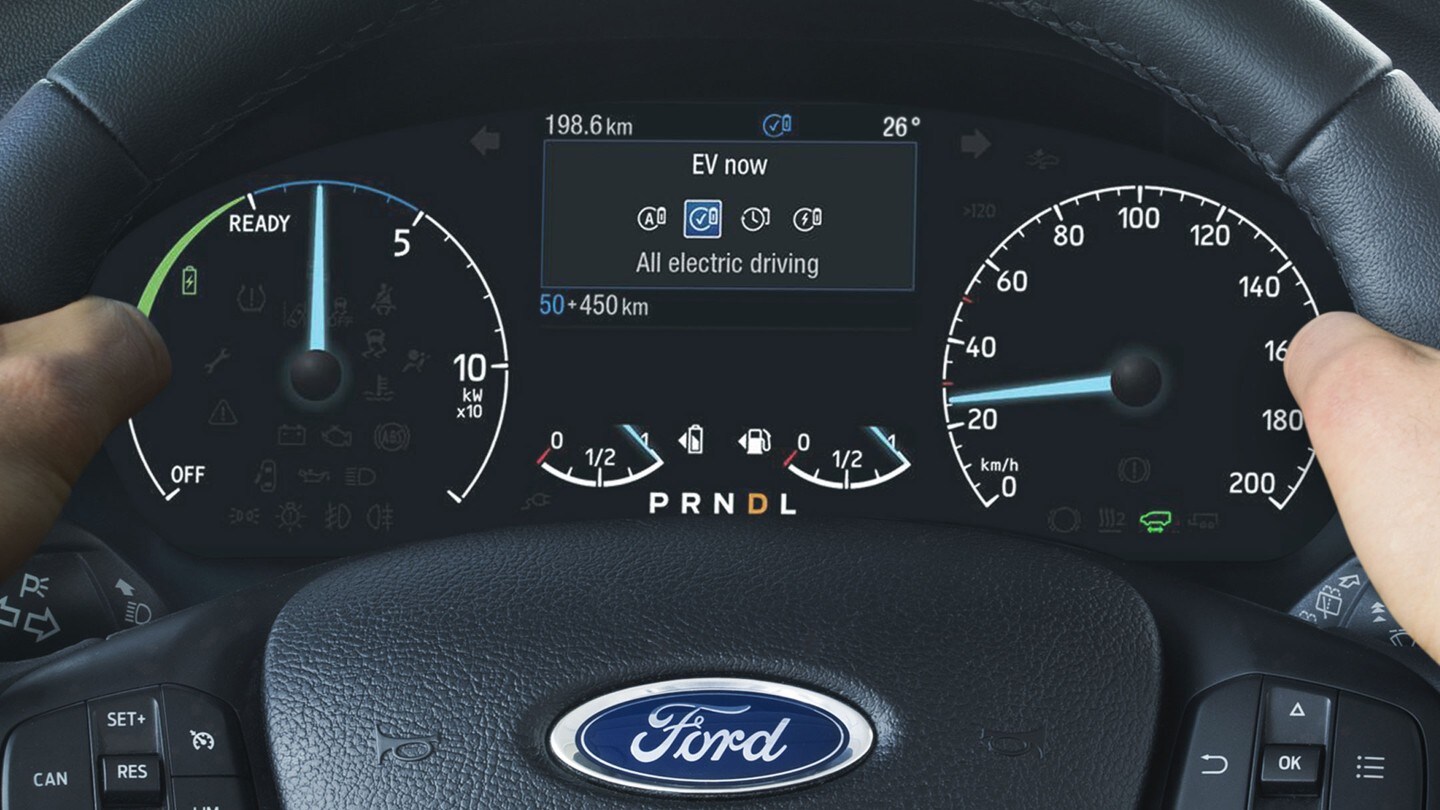 Ford Transit  Custom Kastenwagen LKW Plug-in-Hybrid Bordcomputer im Detail