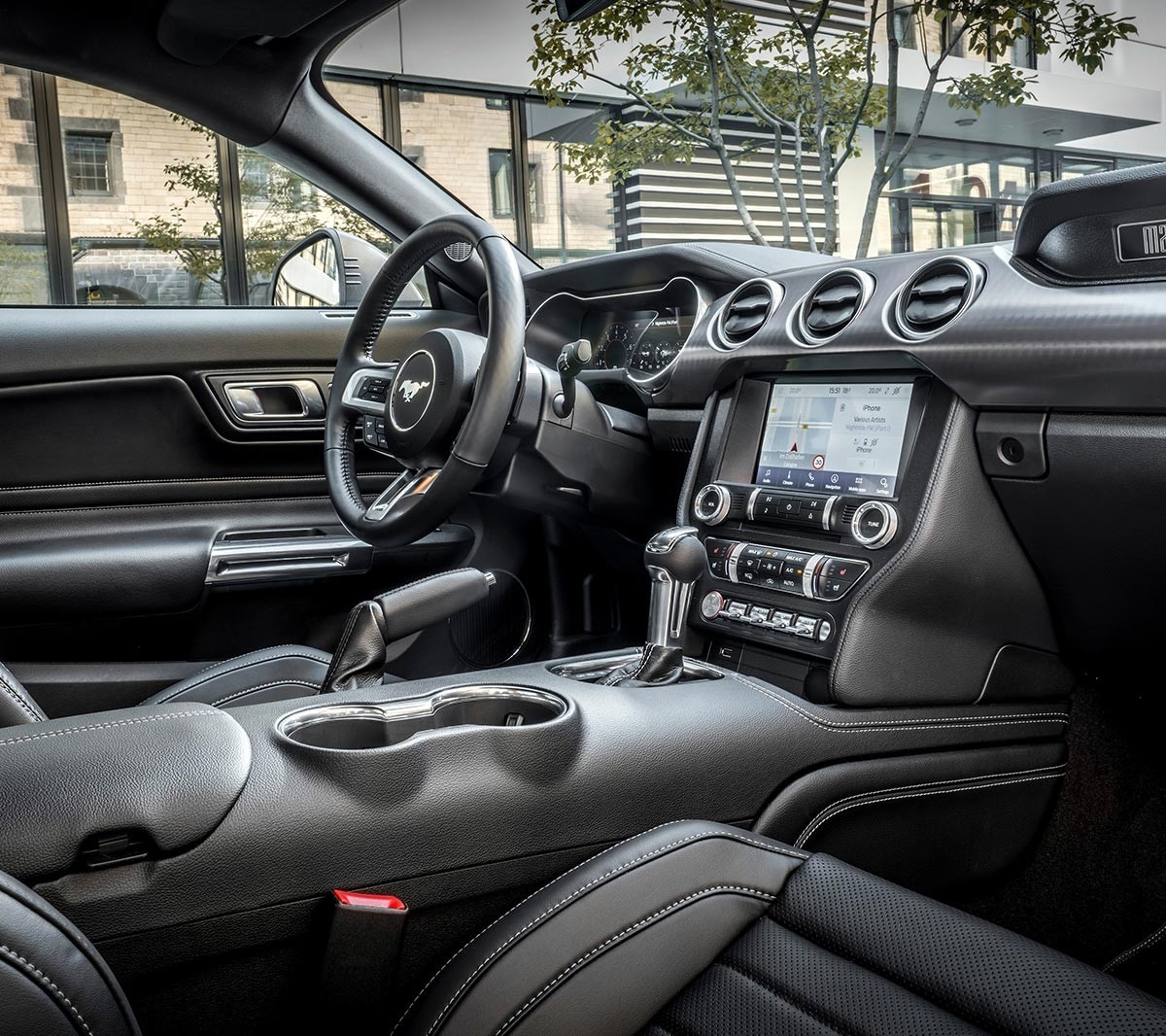 Ford Mustang GT. Innenraumansicht des Cockpits