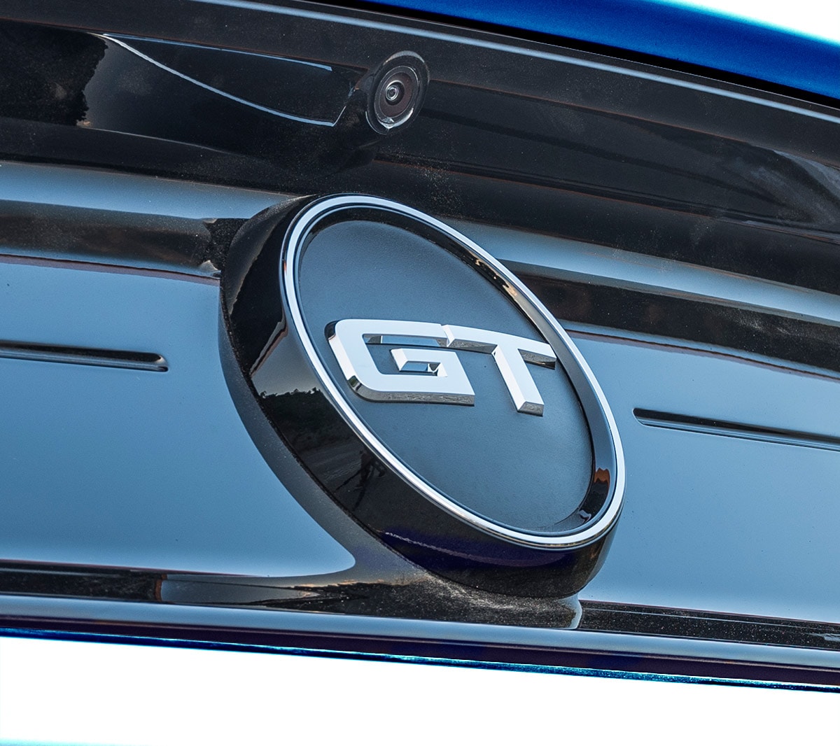 Ford Mustang GT. Detailansicht des GT Signets