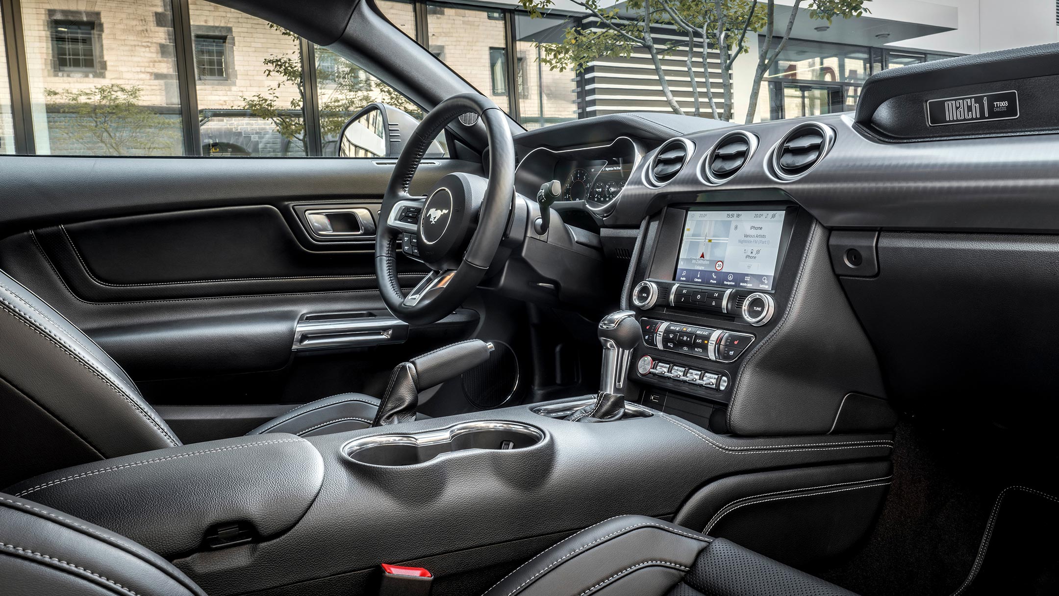 Ford Mustang GT. Innenraumansicht des Cockpits