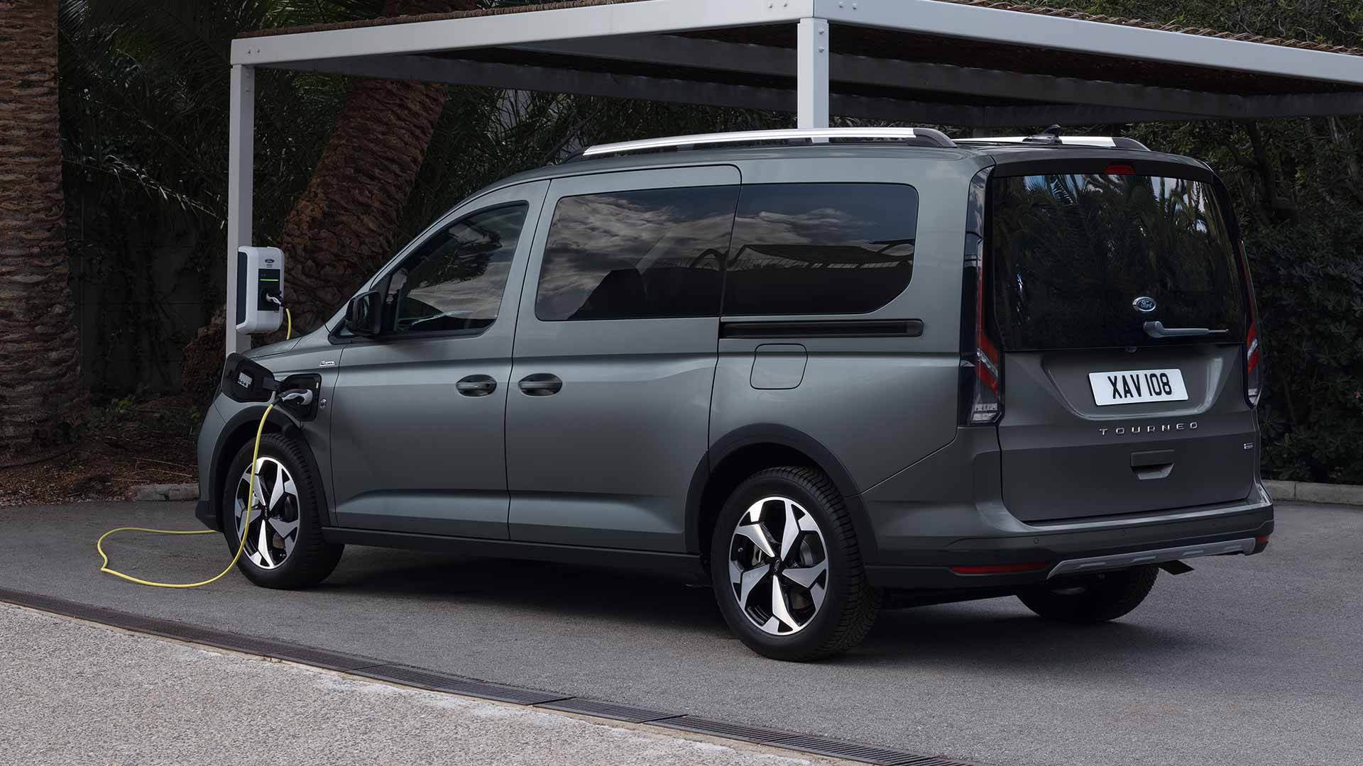 Ford Tourneo Connect PHEV rear view