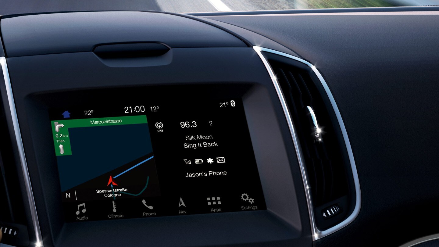 Ford Galaxy Hybrid. Detailansicht Mittelkonsole mit Touchscreen und aktiver Routenführung