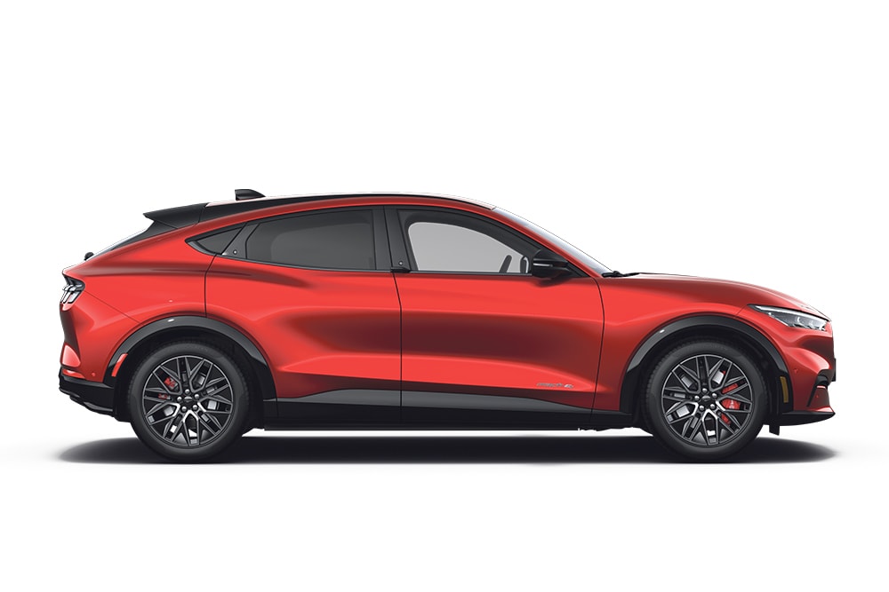 Roter Ford Mustang Mach-E, Teil der Ford SUV -Reihe.