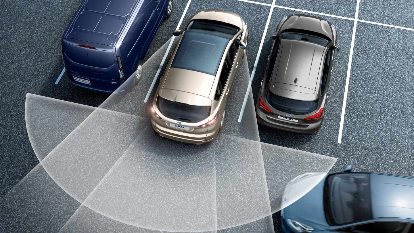 Ford S-MAX Hybrid computergenerierte Abbildung rückwärtsfahrend aus einer Parklücke