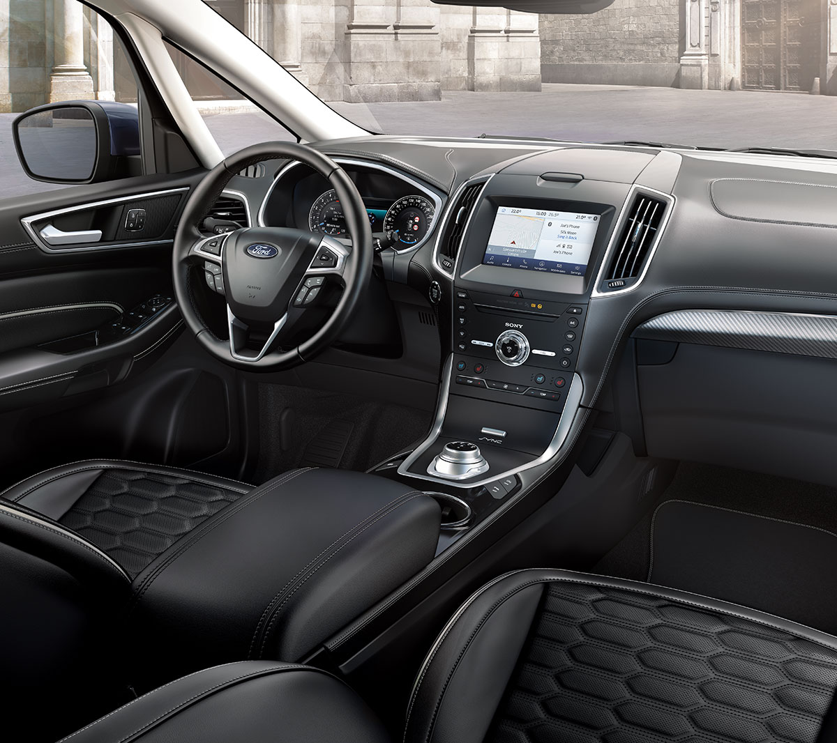 Ford S-MAX ST-Line Hybrid Innenraum Lenkrad und Mittelkonsole