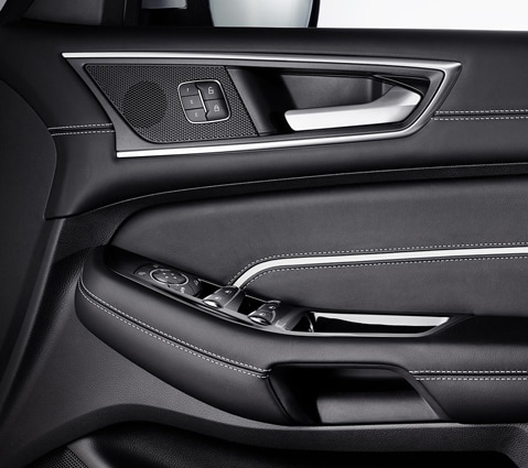 Ford S-MAX Vignale Hybrid Innenraum Detailansicht Fahrertür mit Bedienelementen