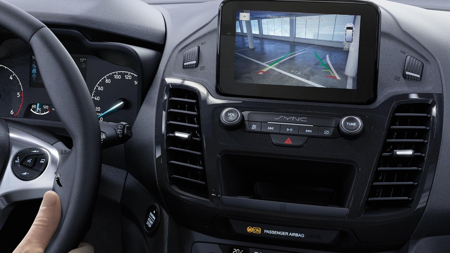 Ford Transit Connect Innenraumschuss Display mit Rückfahrkamera im Detail