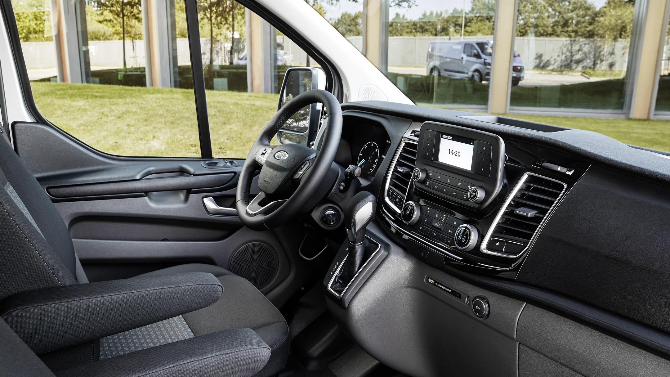 Ford Transit Custom Innenraumansicht Blick zur Fahrerseite