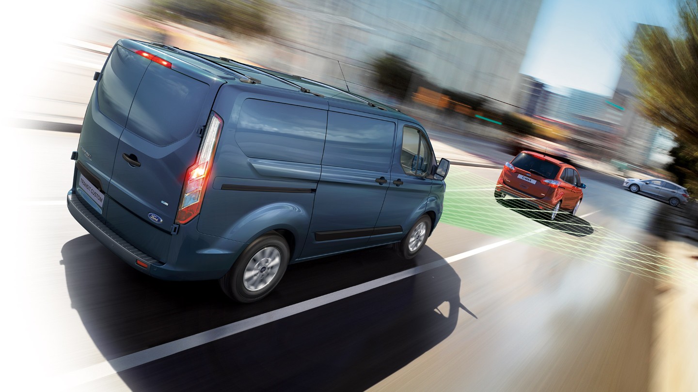 Ford Transit Custom Dreiviertel-Heckansicht Pre-Collision-Assist Illustration
