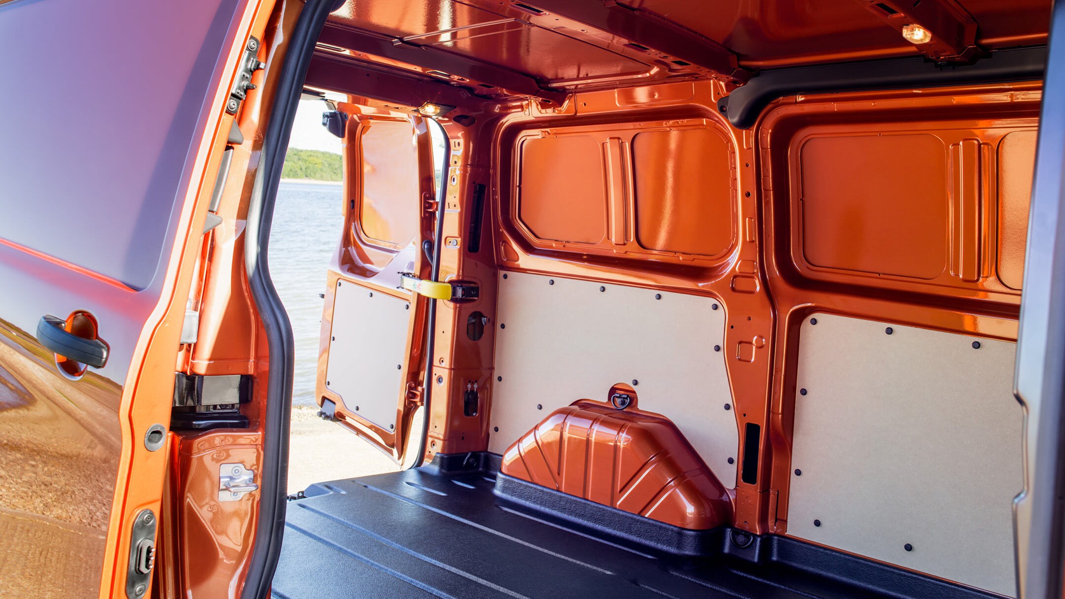 Ford Transit Custom Laderauminnenansicht im Detail