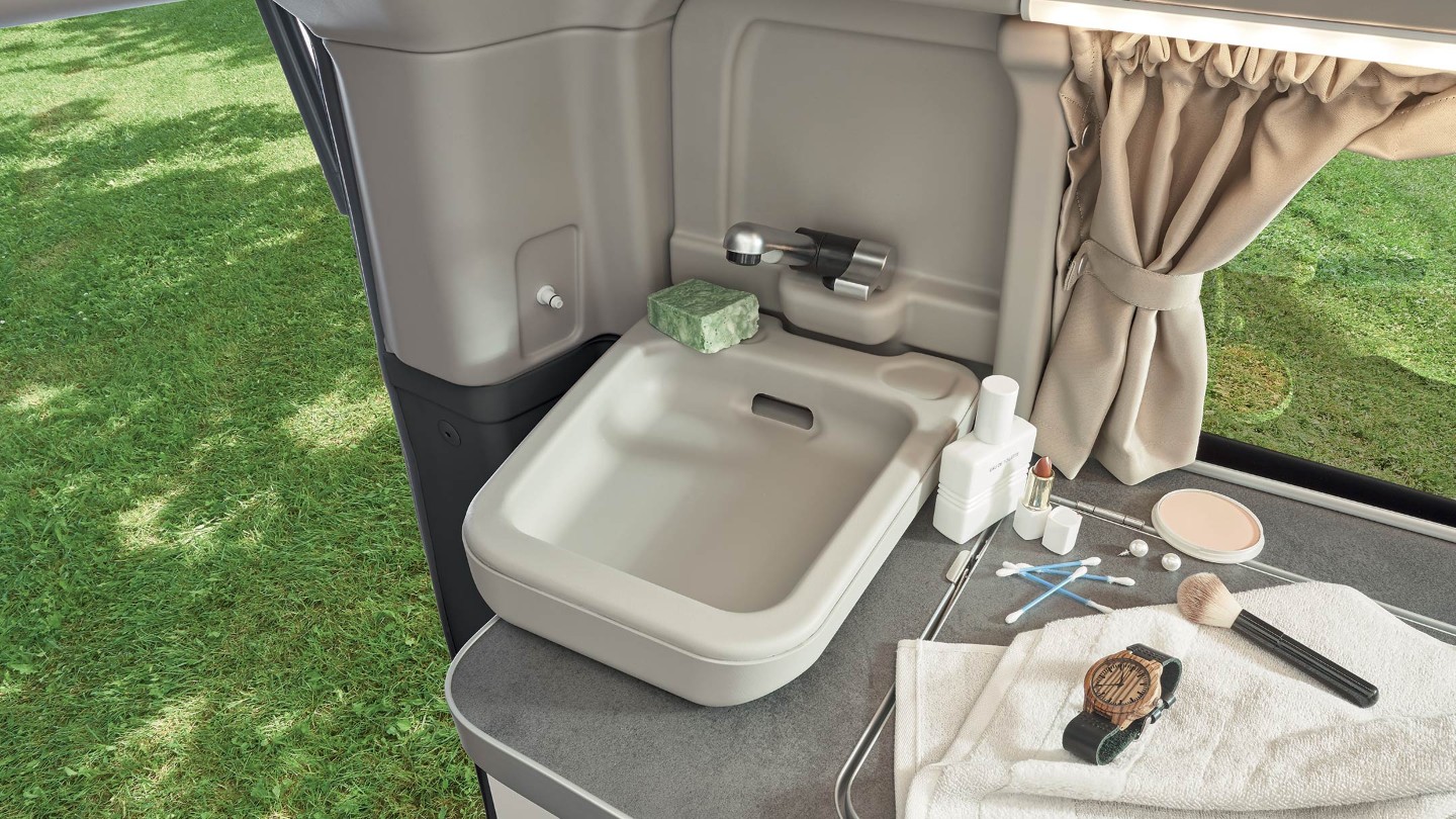 Ford Transit Custom Nugget Plus Waschbecken im Detail