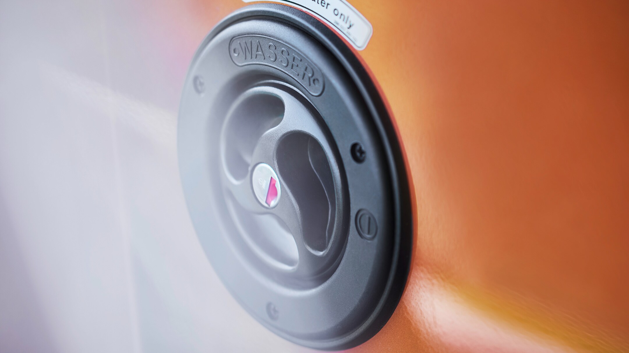 Ford Transit Custom Nugget Plus Trinkwassertankverschluss im Detail