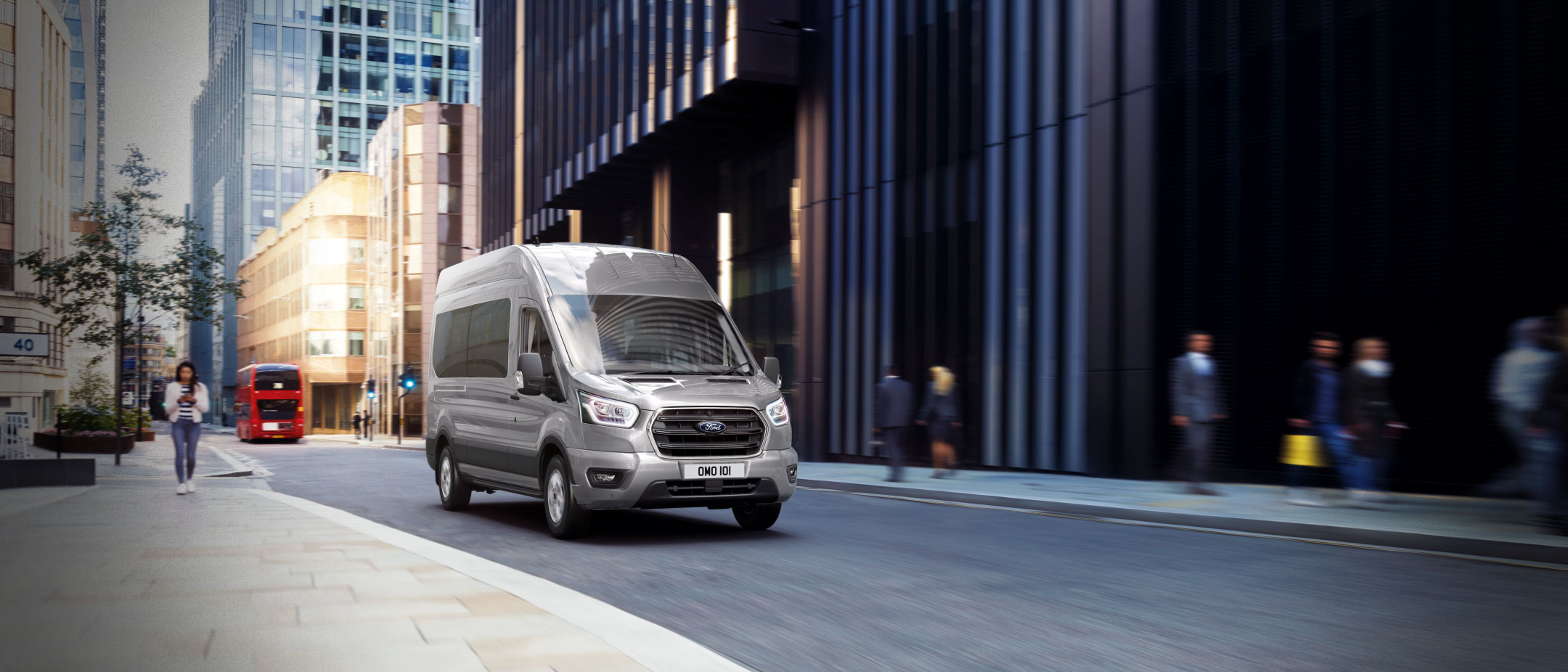 Silber Ford Transit Bus Transporte Personen Stadt Verkehr