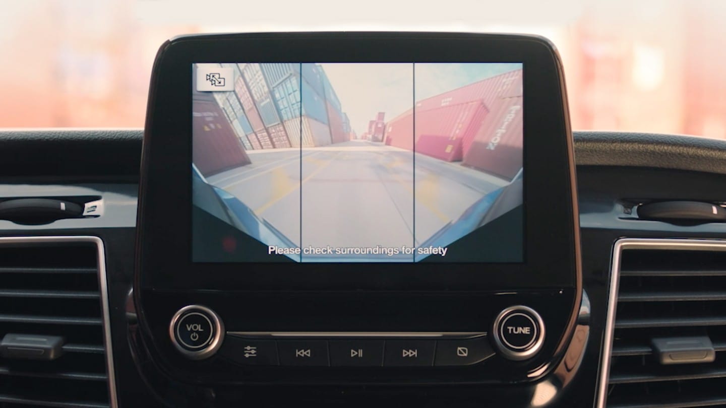 Ford Transit Innenraumansicht Ansicht Panoramakamera im Display