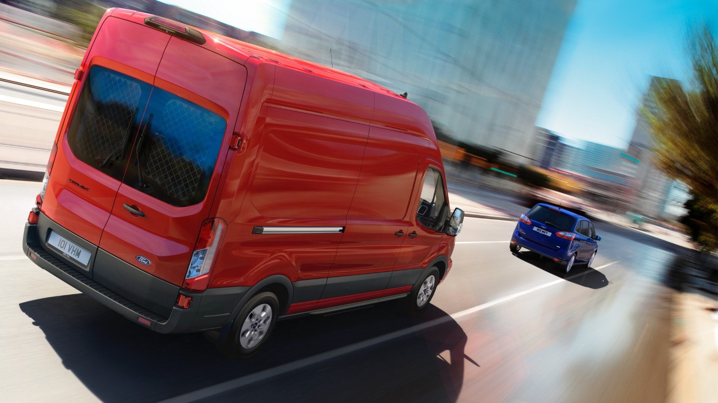 Ford Transit Transporter Rot Autobahn Notbrems Assistent