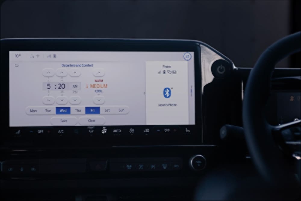 Infotainment-Bildschirm des Ford E-Transit Custom.