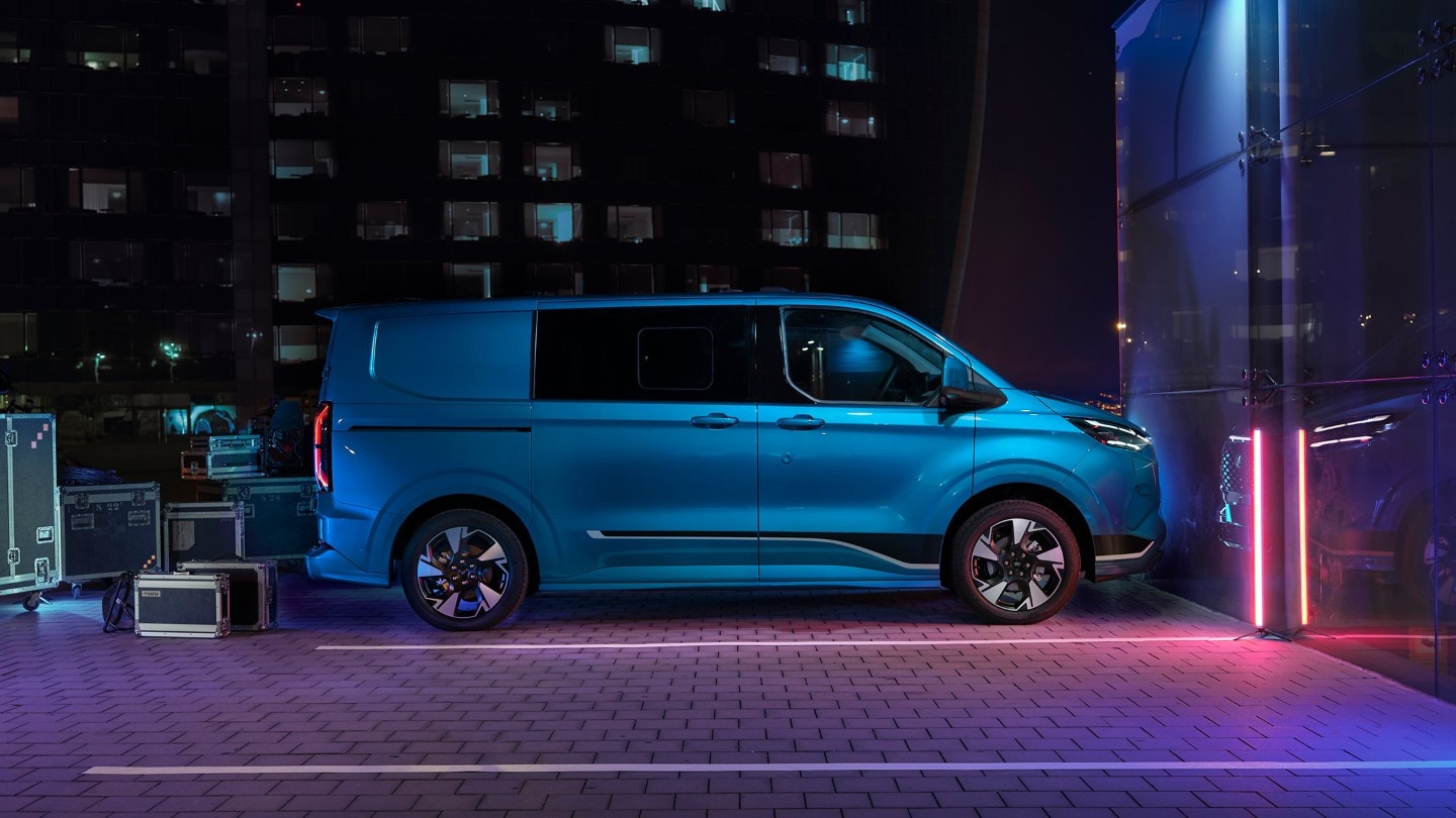 Ford Transit Custom in Blau