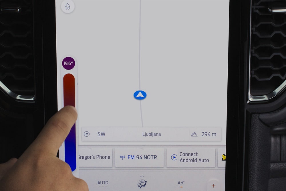 Nahaufnahme der Ford Ranger mit Zwei-Zonen-Klimaregelung auf dem SYNC™ 4 12-Zoll-Touchscreen.