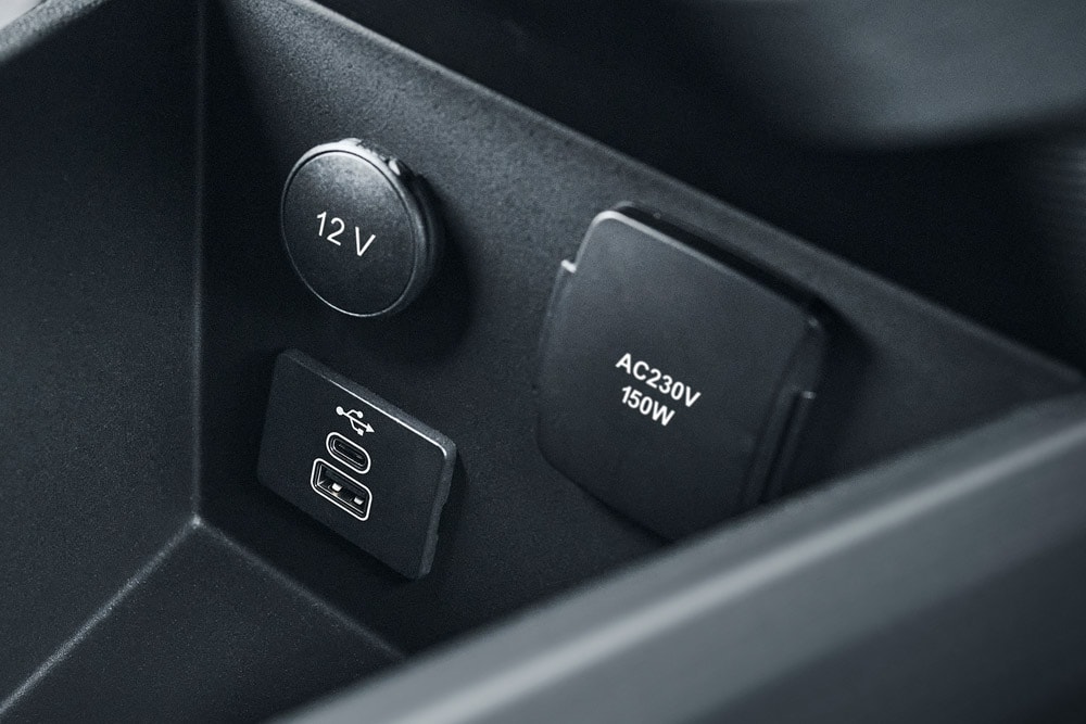 Ford E-Transit Courier USB Ports