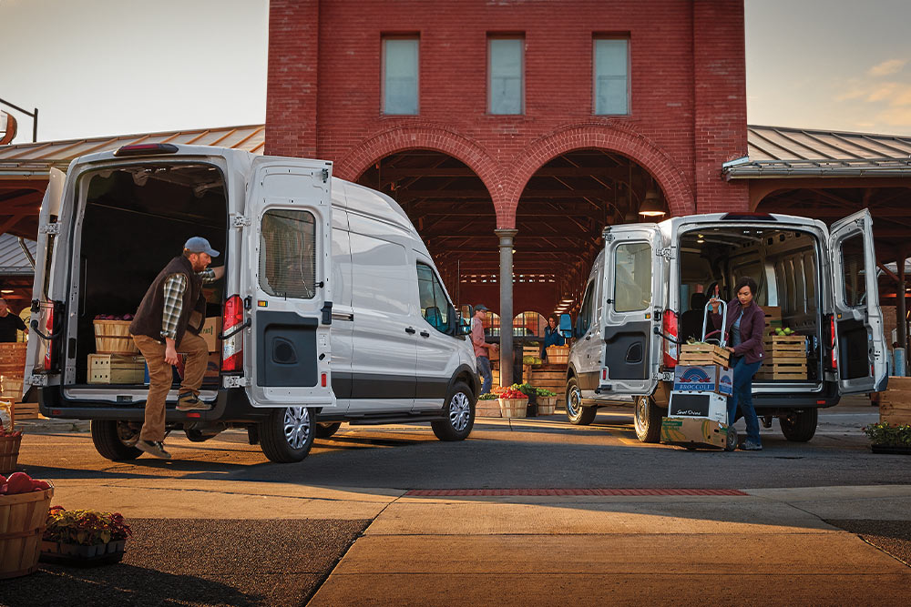 VIDEO - Szenen, die zeigen, wie Sie Ihr Ford In-Vehicle-Modem aktivieren und seine praktischen Anwendungen im Alltag nutzen können.