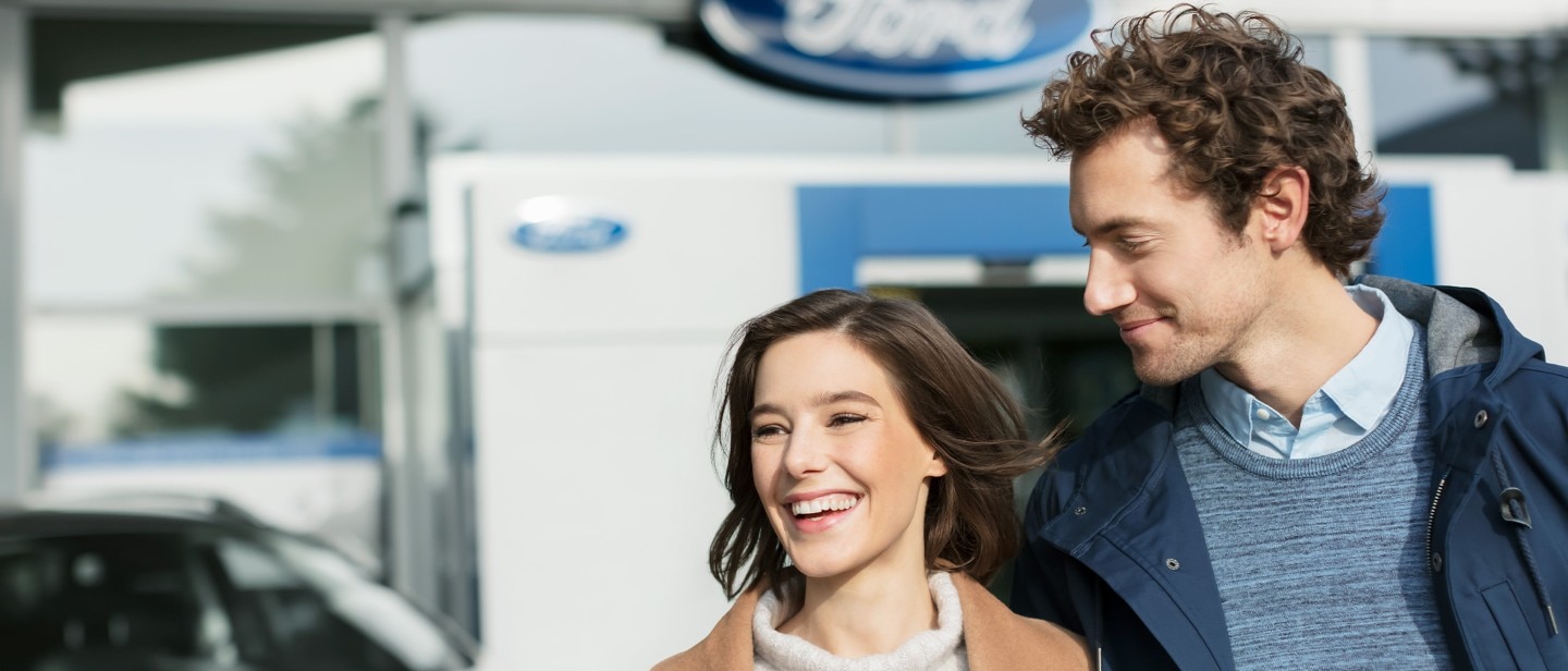 Glückliches Ford Paar