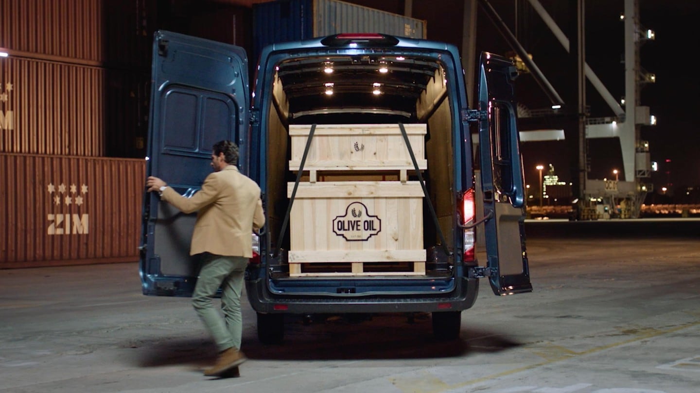 Ford Transit Transporter Ladekapazität Ladefläche Beleuchtung